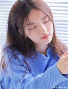 清纯校花在桌子里面抽插-爱妻